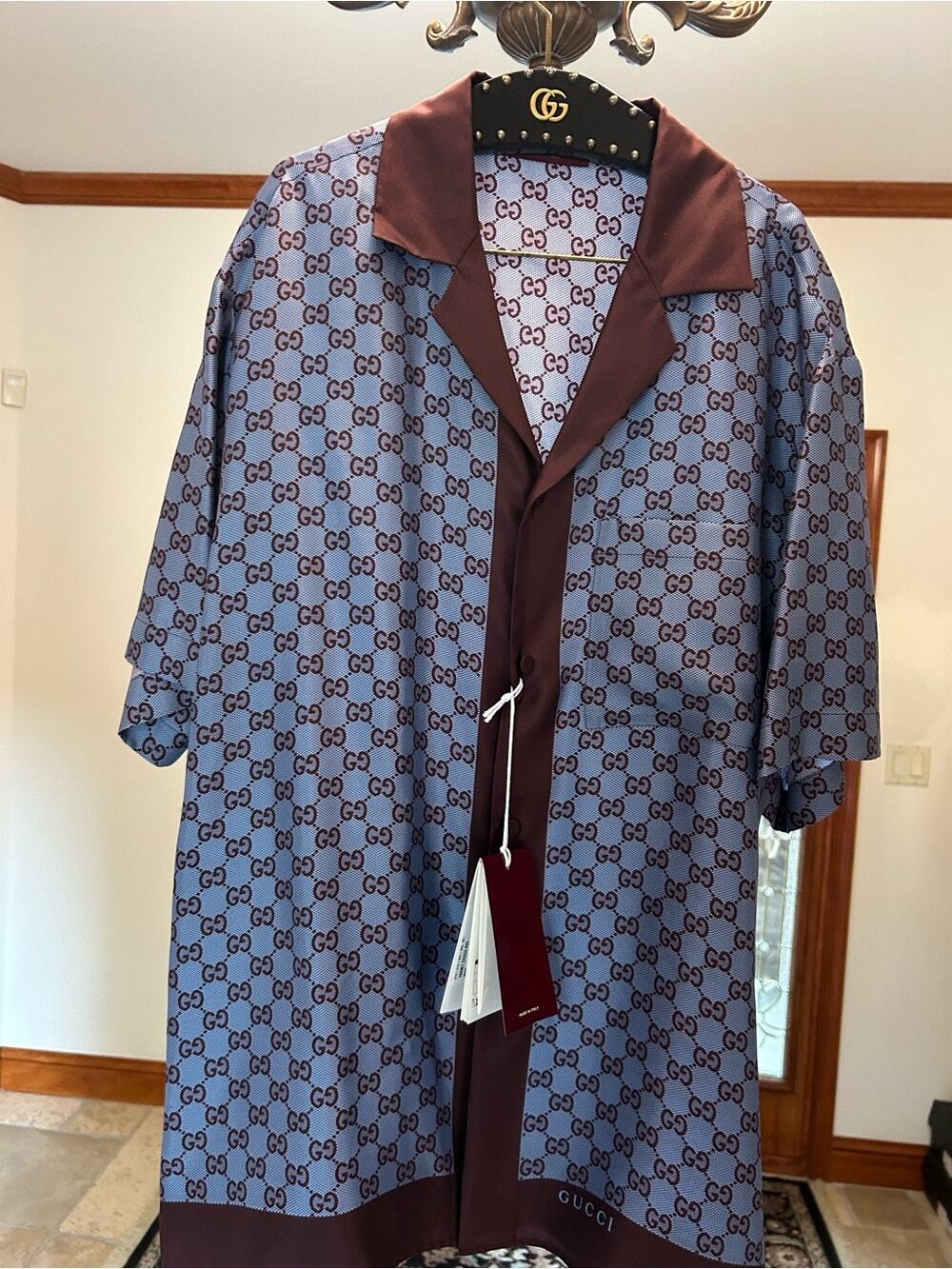 Men's Gucci 100% silk bowling shirt size 50/large US made in Italy